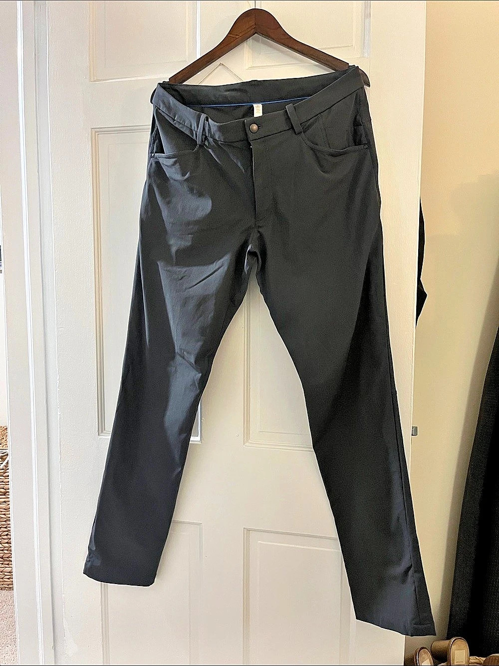 lululemon men’s  charcoal Straight Leg Pants Size 36